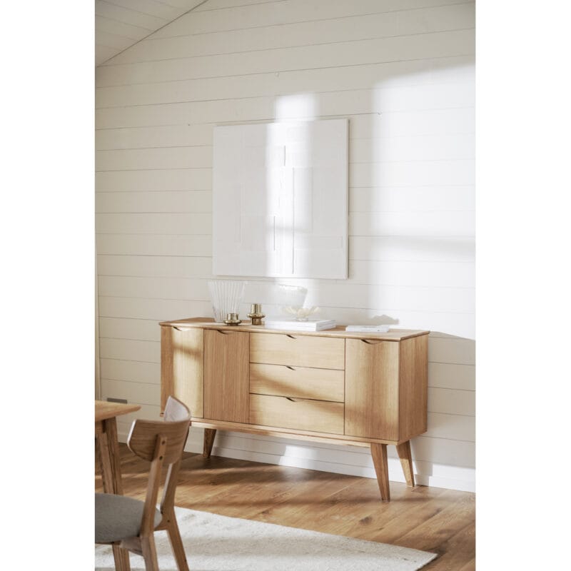 113776-113018_b_mb_Filippa_sideboard_oak_Ami_chair_oak_grey 113776-113018_b_mb_Filippa_sideboard_oak_Ami_chair_oak_grey