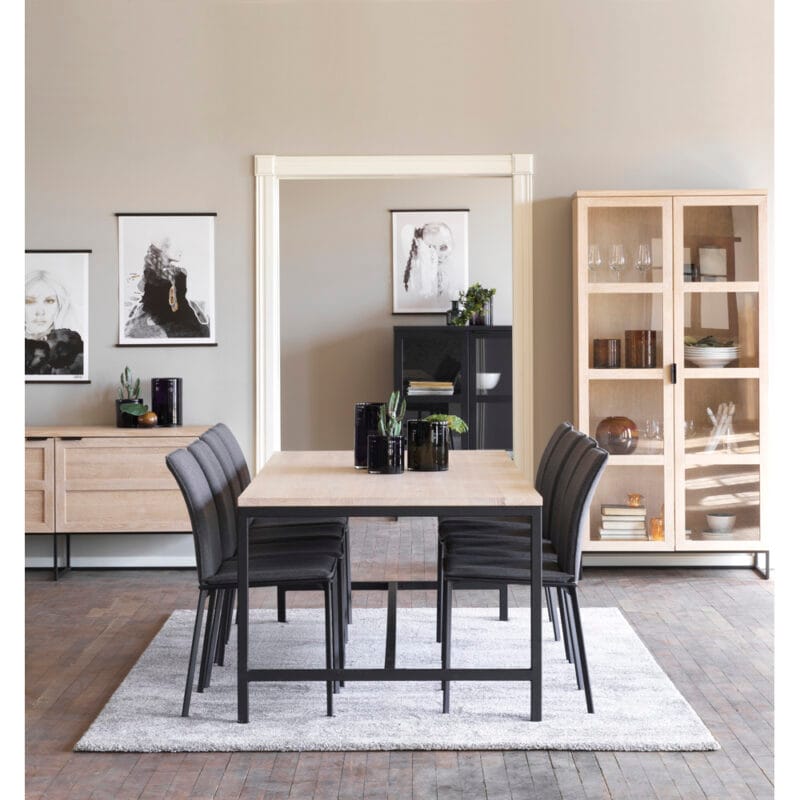 Everett_vitrin_-_118773_Everett_matbord_-_118765_Everett_sideboard_-_118768_Wyoming_stol_-_118670 Everett_vitrin_-_118773_Everett_matbord_-_118765_Everett_sideboard_-_118768_Wyoming_stol_-_118670