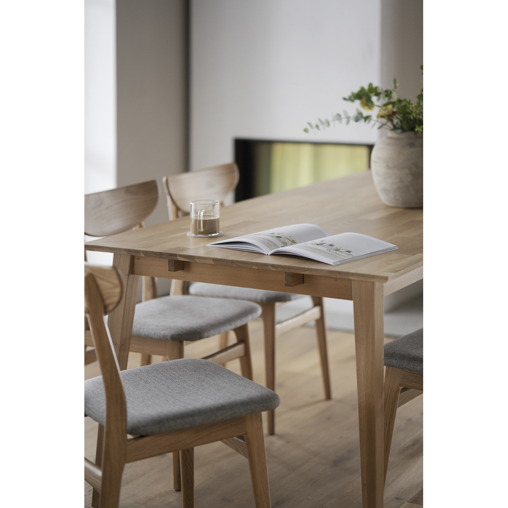 FILIPPA_DINING_TABLE_-_113720_RODHAM_CHAIR_-_120065_05_B