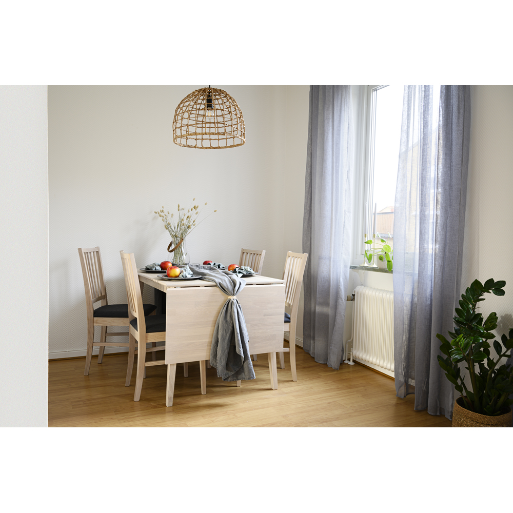 Filippa_matbord_-_113733_Filippa_stol_-_113782_01