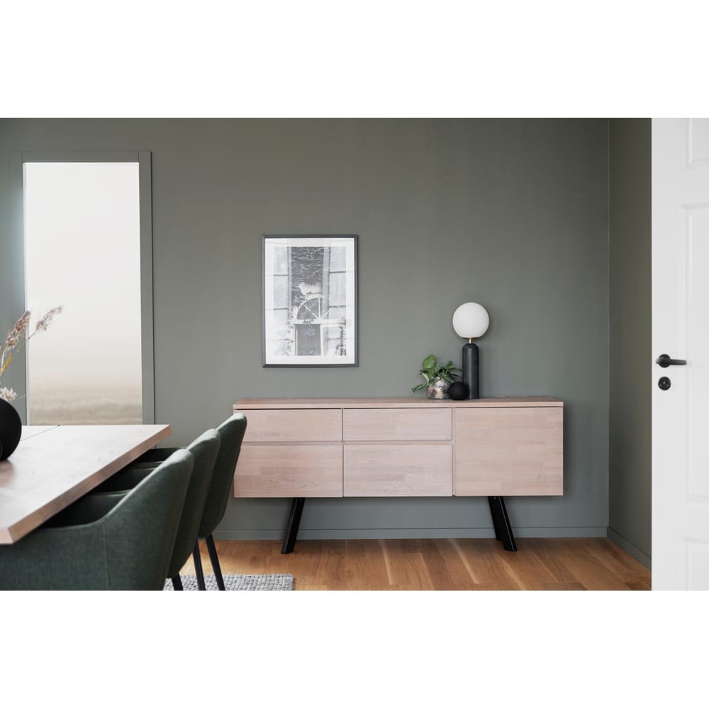 Fred_table_-_117420_Bolton_armchair_-_119933_Fred_sideboard_-_117421_09 Fred_table_-_117420_Bolton_armchair_-_119933_Fred_sideboard_-_117421_09