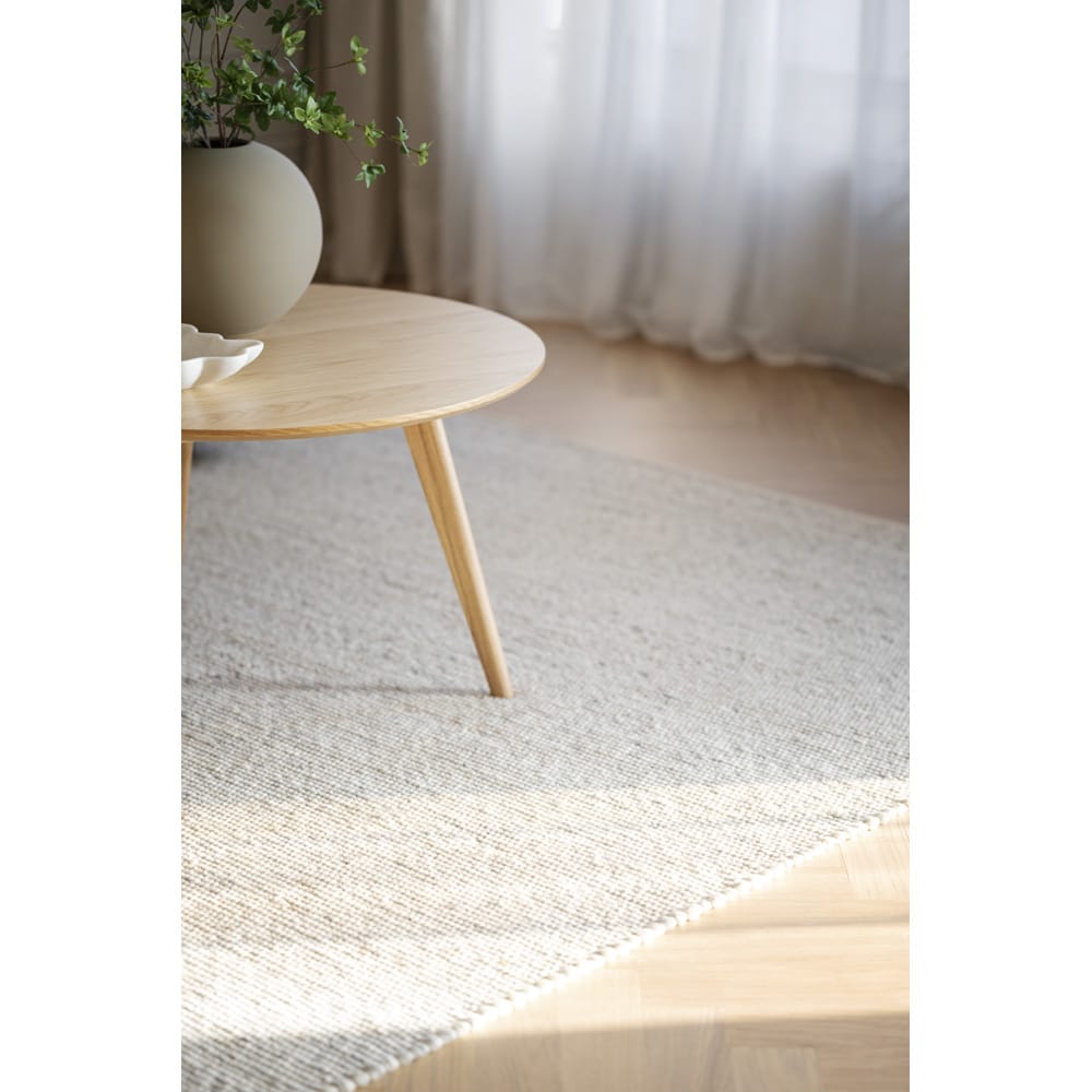 Yumi_coffee_table_-_119205_Willard_sofa_06 Yumi_coffee_table_-_119205_Willard_sofa_06