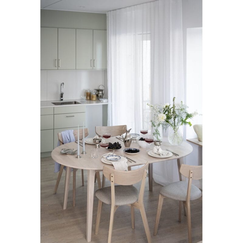 117629-113019_b_mb_Filippa_dining_table_whitewash_Ami_chair_whitewash_grey_(2) 117629-113019_b_mb_Filippa_dining_table_whitewash_Ami_chair_whitewash_grey_(2)