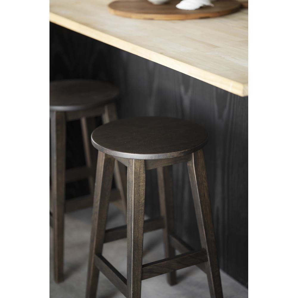 103514_b_mb_AUSTIN_bar_stool_in_solid_brown_lacquered_oak_02 103514_b_mb_AUSTIN_bar_stool_in_solid_brown_lacquered_oak_02