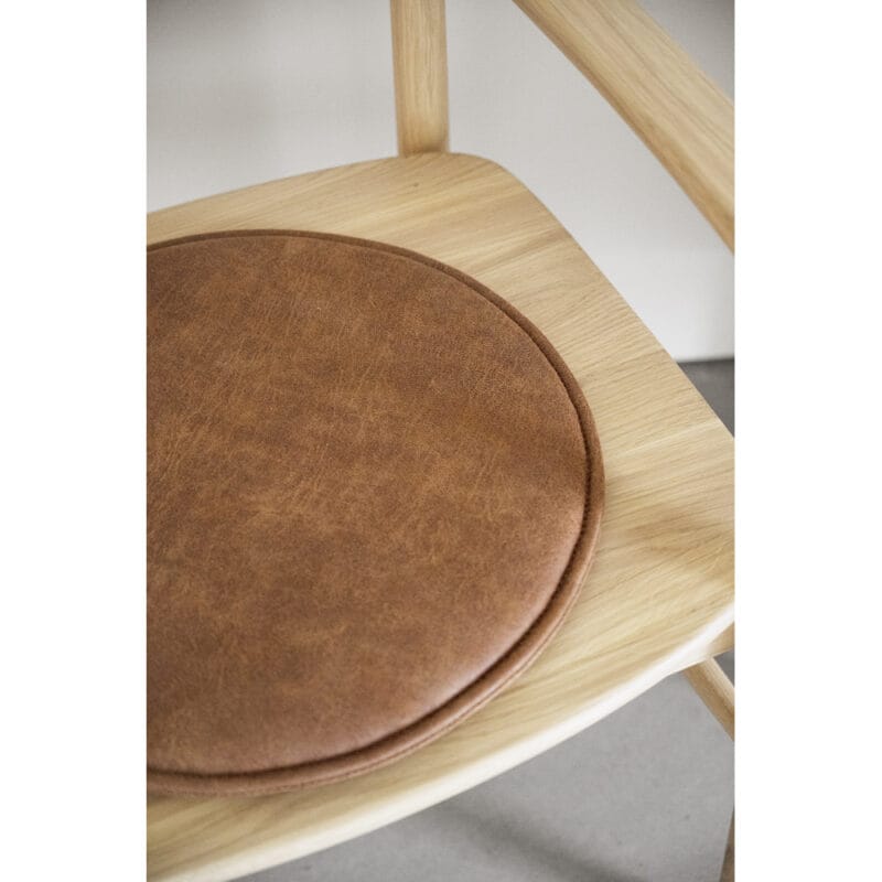 123024_b_mb_MAIDSTONE_chair_in_solid_oak_01 123024_b_mb_MAIDSTONE_chair_in_solid_oak_01