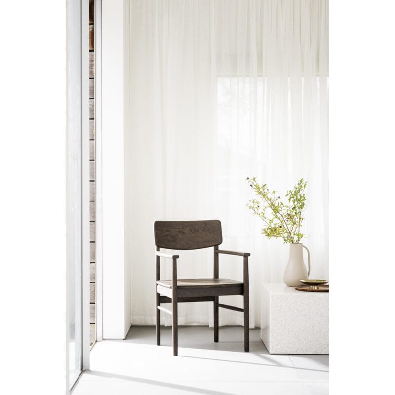 123025_b_mb_e_MAIDSTONE_chair_in_solid_brown_oak_02 123025_b_mb_e_MAIDSTONE_chair_in_solid_brown_oak_02