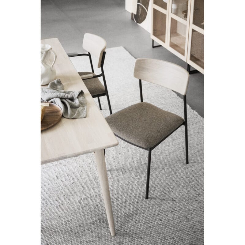 123073_b_mb_MAYMONT_chair_is_stackable_02 123073_b_mb_MAYMONT_chair_is_stackable_02