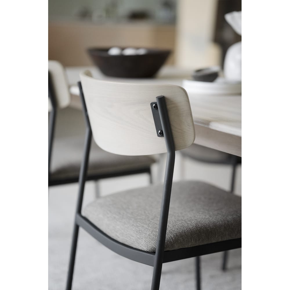 123073_b_mb_MAYMONT_chair_is_stackable_04 123073_b_mb_MAYMONT_chair_is_stackable_04