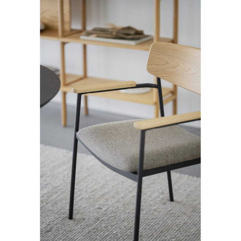 123082_b_mb_MAYMONT_chair_is_stackable_02 123082_b_mb_MAYMONT_chair_is_stackable_02