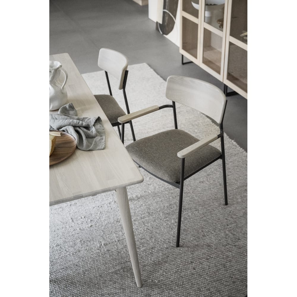 123083_b_mb_MAYMONT_chair_is_stackable_01 123083_b_mb_MAYMONT_chair_is_stackable_01