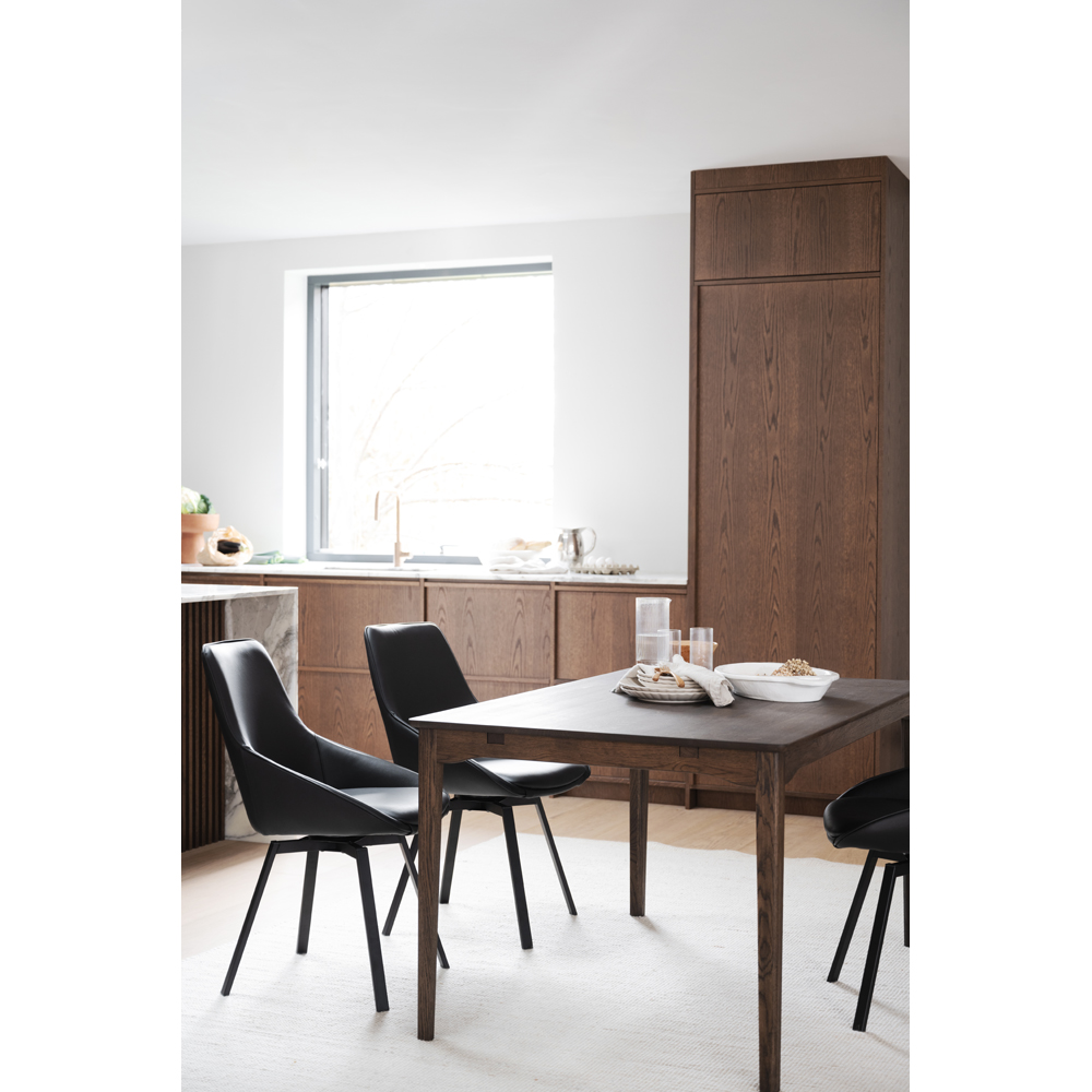 118133-123129_b_mb_Markham_dining_table_in_brown_oak_Alison10 118133-123129_b_mb_Markham_dining_table_in_brown_oak_Alison10