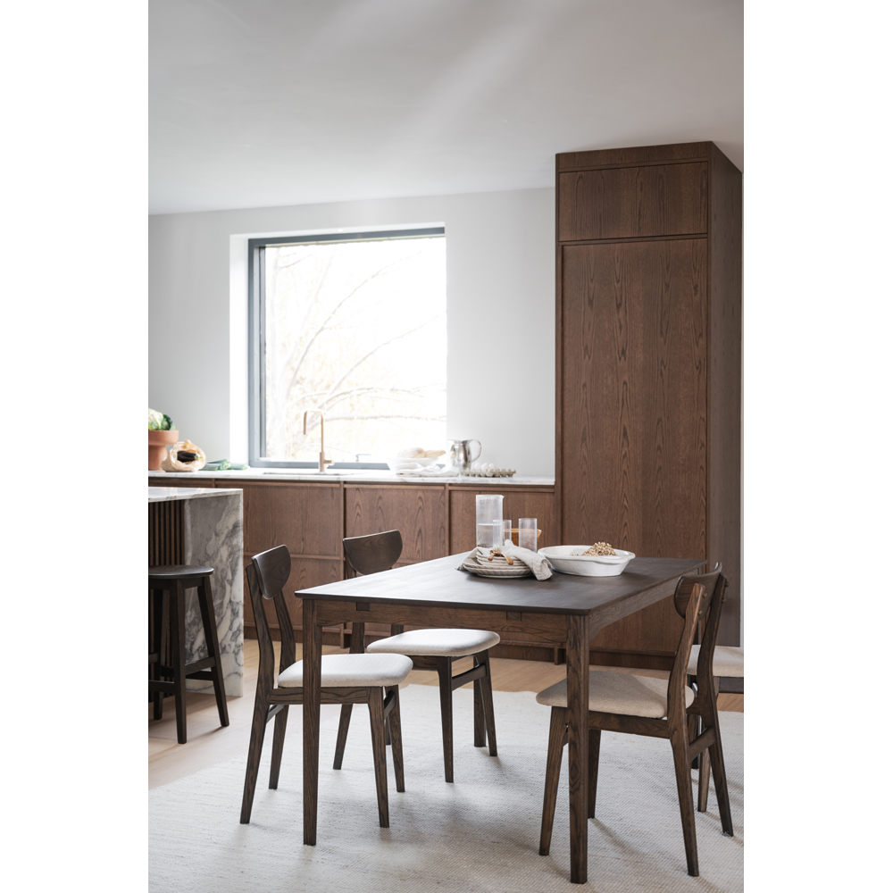 120067-123129_b_mb_Rodham_Markham_dining_table_in_brown_oak_01 120067-123129_b_mb_Rodham_Markham_dining_table_in_brown_oak_01