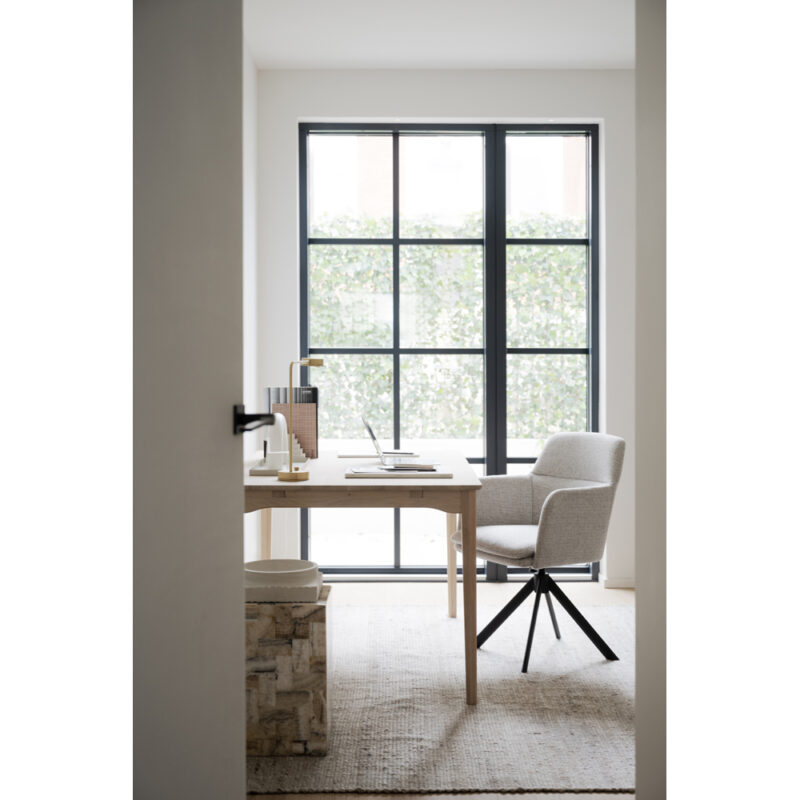 123222-123128_b_mb_Markham_dining_table_in_whitewash_oak_gladstone_armchair_light_beige_tyg_black_metal_02 123222-123128_b_mb_Markham_dining_table_in_whitewash_oak_gladstone_armchair_light_beige_tyg_black_metal_02