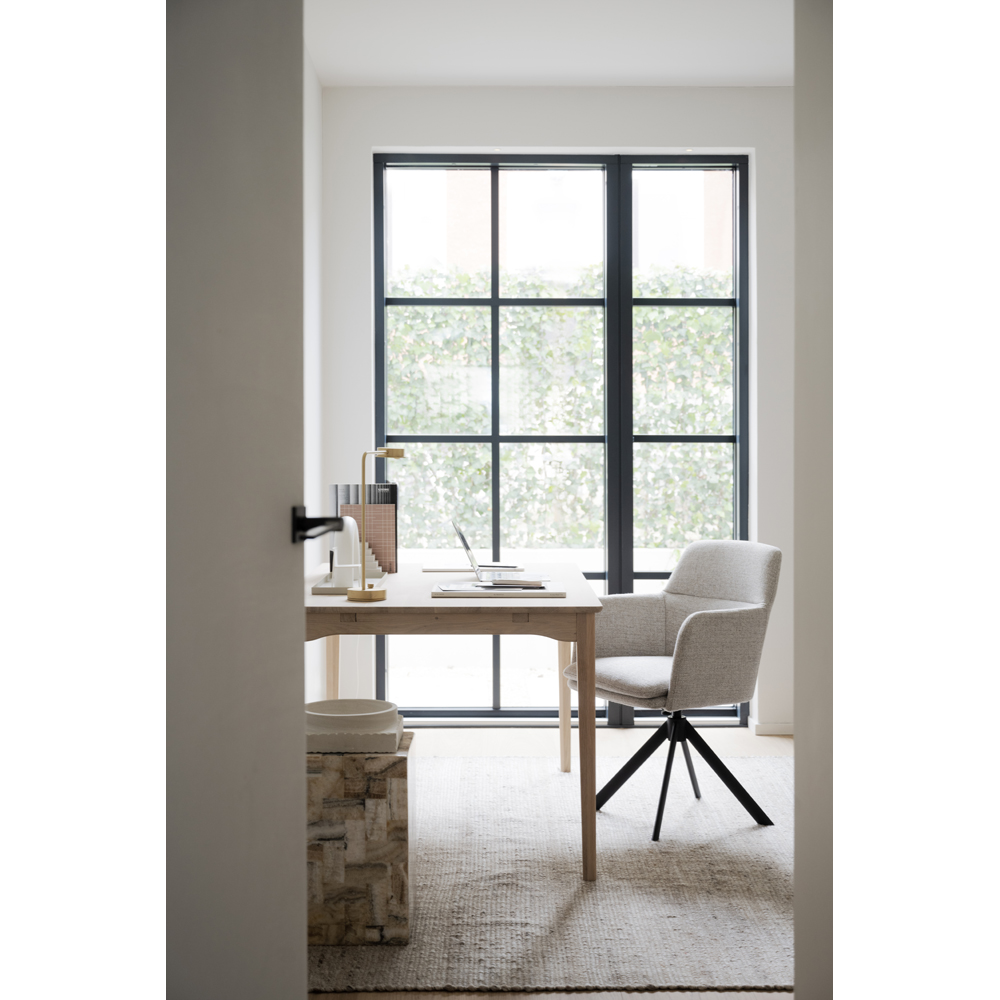 123222-123128_b_mb_Markham_dining_table_in_whitewash_oak_gladstone_armchair_light_beige_tyg_black_metal_02 123222-123128_b_mb_Markham_dining_table_in_whitewash_oak_gladstone_armchair_light_beige_tyg_black_metal_02