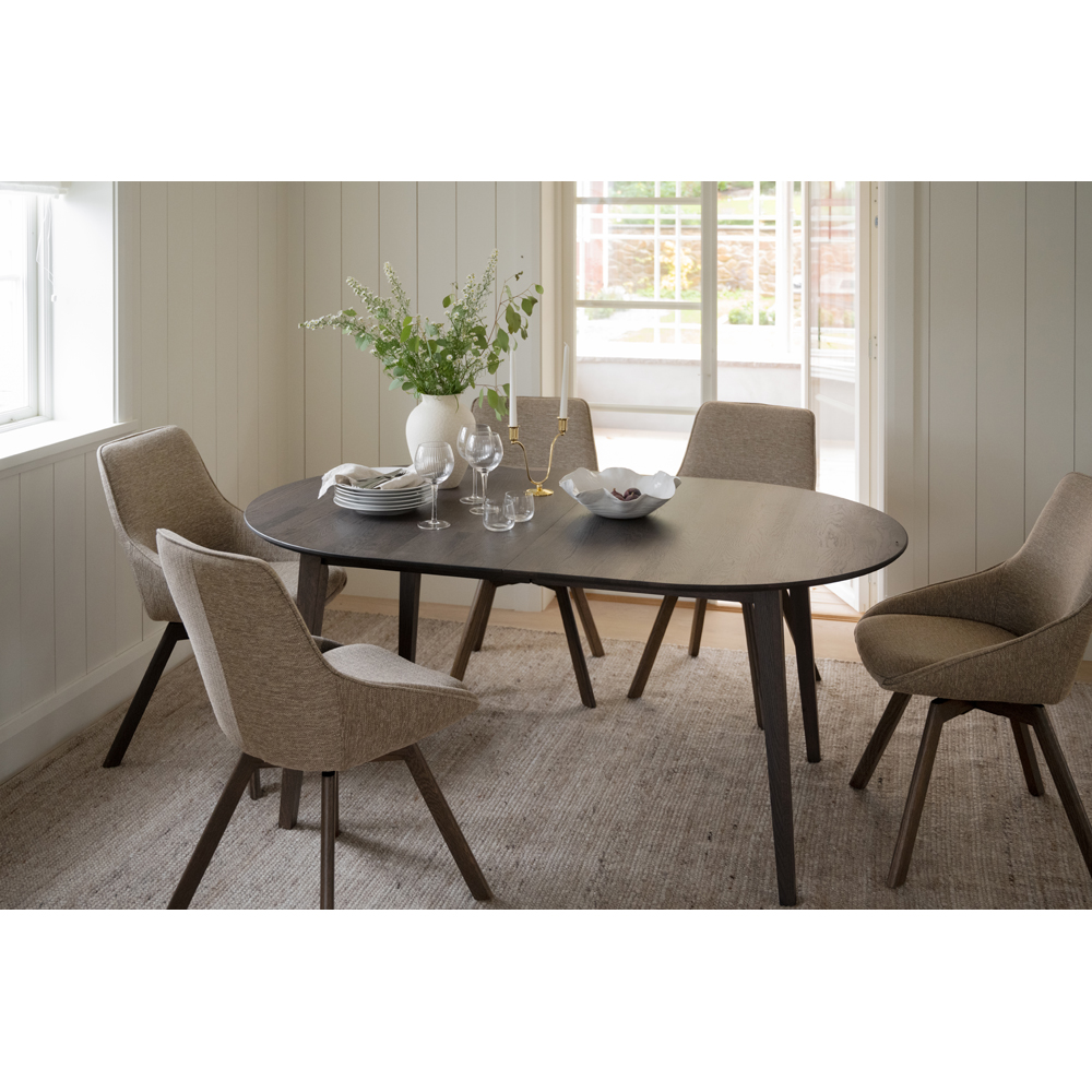 117866-117633_b_mb_Alison_chair_dark_beige_Filippa_dining_table_oval_brown_04 117866-117633_b_mb_Alison_chair_dark_beige_Filippa_dining_table_oval_brown_04