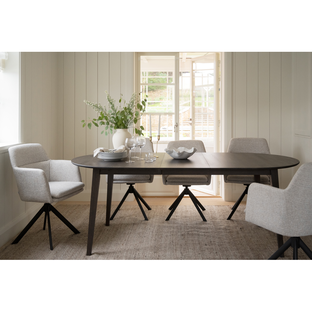 123222-117633_b_mb_Gladstone_chair_light_beige_Filippa_dining_table_oval_brown 123222-117633_b_mb_Gladstone_chair_light_beige_Filippa_dining_table_oval_brown
