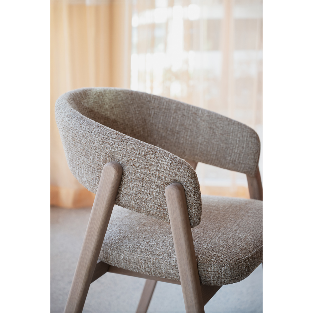 120165_b_mb__Barnaby_chair_dark_beige_ww_02