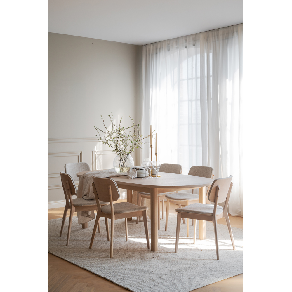 123438-121287_b_mb_Gifford_table_ww_Barrett_chair_ww_02