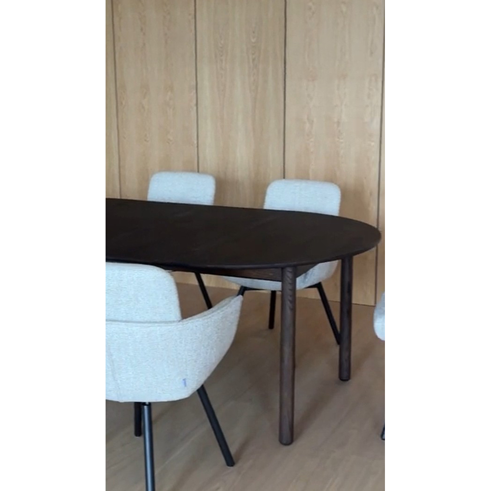 Derrymore_dining_table_brown_round