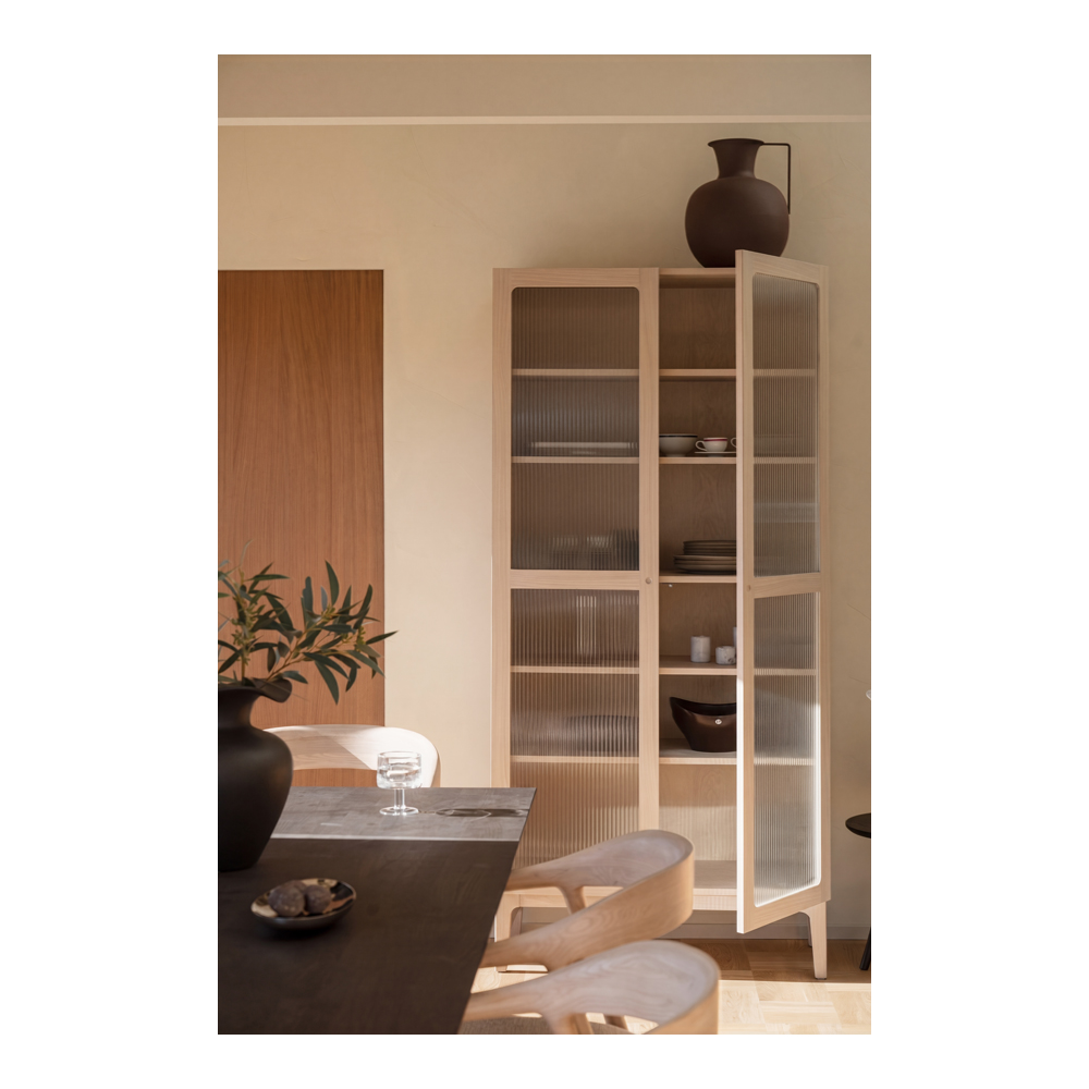 270200_b_mb_Meadowbrook_display_cabinet_ww_01